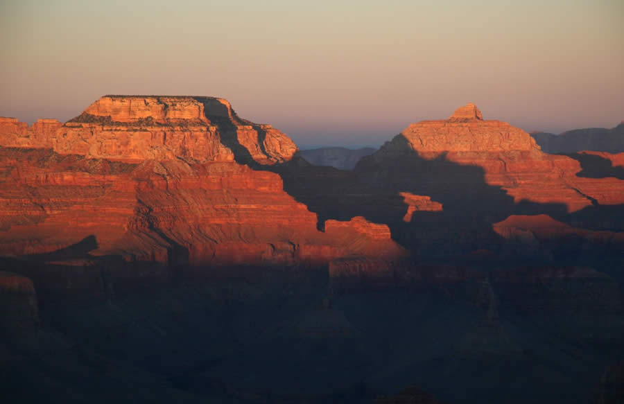 Lever de soleil sur le Grand Canyon