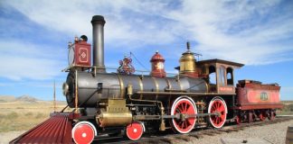 locomotive du first transcontinental railroad